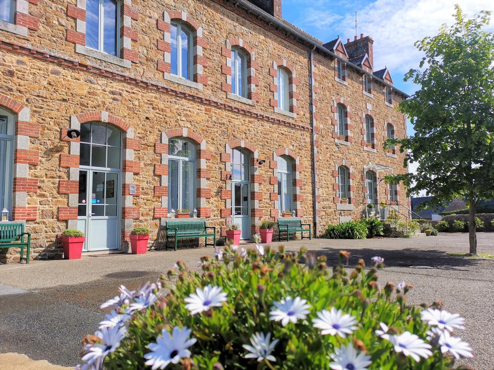 La Recreation - Chambres Et Appartements Chatelaudren Exteriér fotografie